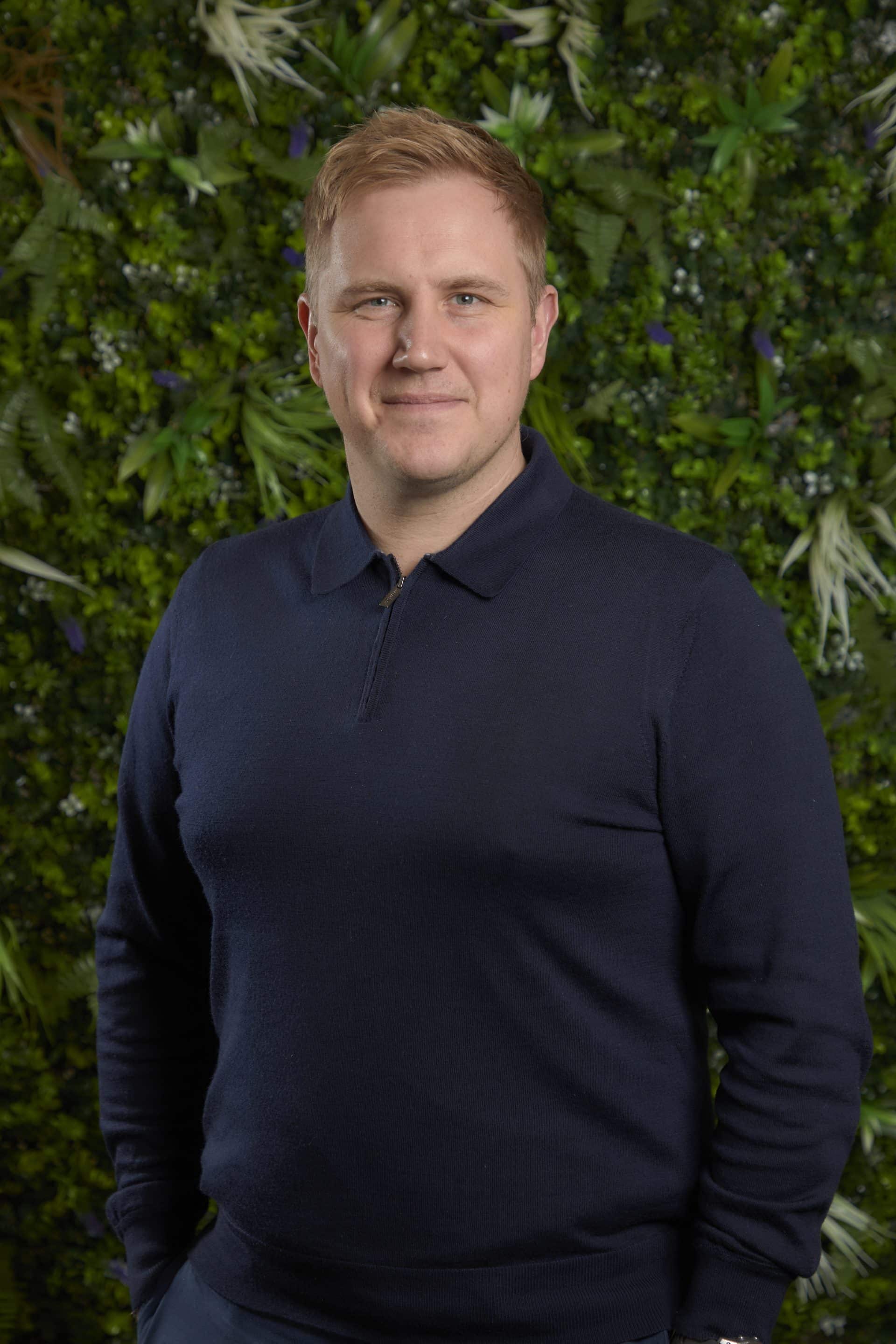 Tom Hatton<br />
